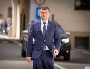 Sursa: Facebook / Radu Miruţă